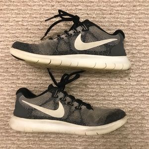 2/20💫 NIKE FREE RN WOMEN’s RUNNING SHOE-size 7.5